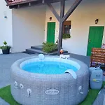 Eber Z Dala Od Miasta