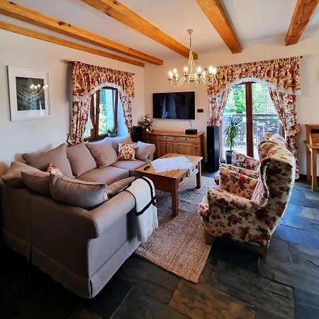 Villa Eber Z Dala Od Miasta Wawrzyszow