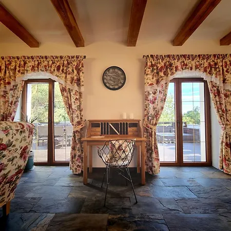 Villa Eber Z Dala Od Miasta